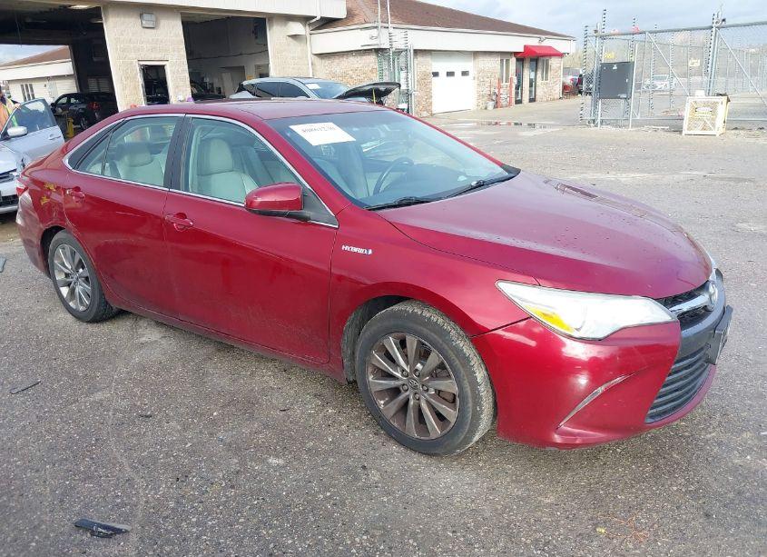 2015 Toyota Camry HYBRID XLE (VIN 4T1BD1FK8FU168588) main photo