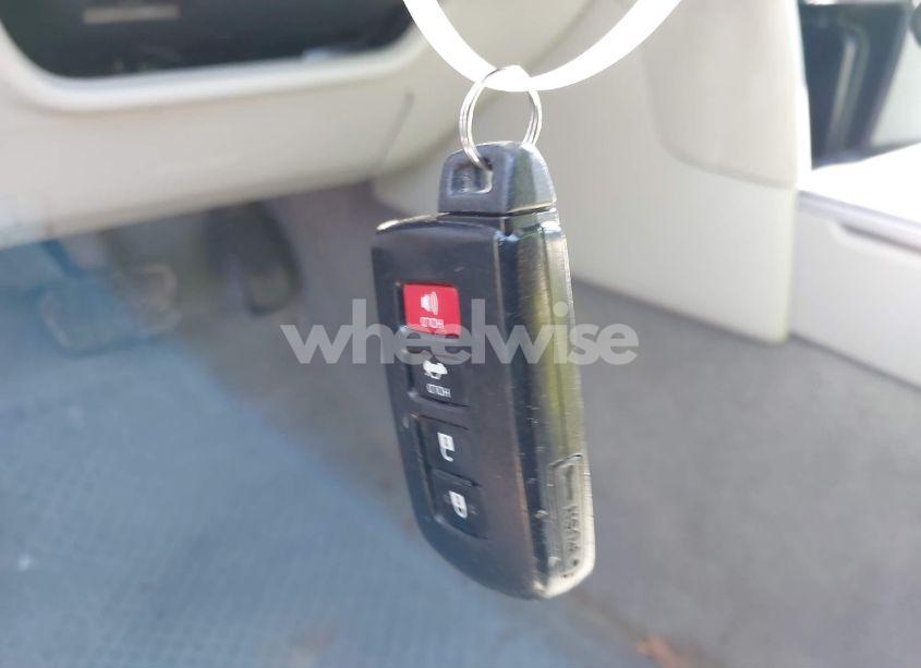 Photo 11 of 2012 Toyota Camry HYBRID LE (VIN 4T1BD1FK9CU005377)