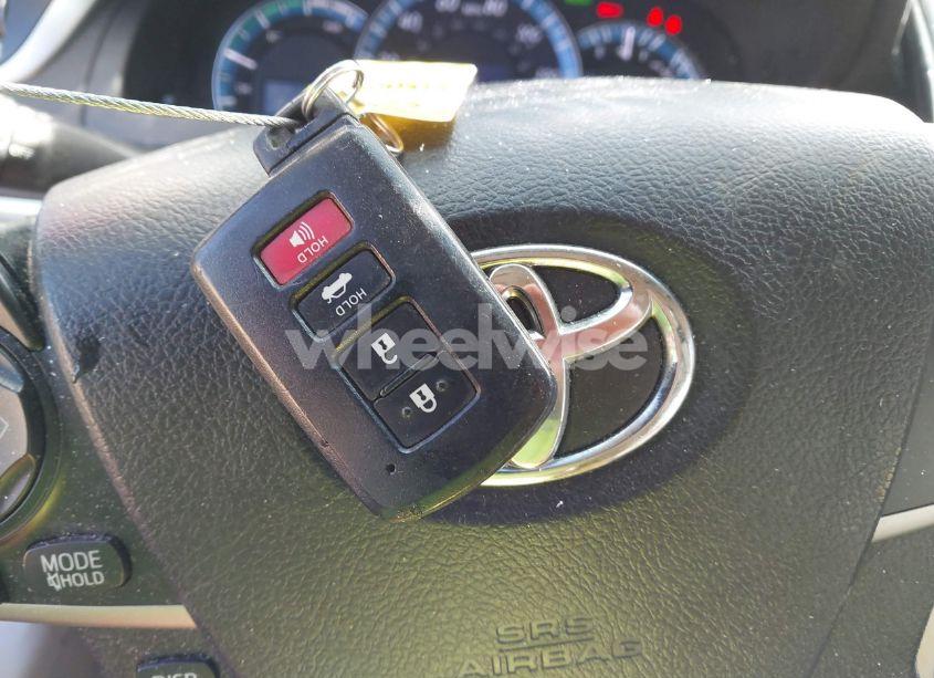 Photo 11 of 2012 Toyota Camry HYBRID XLE (VIN 4T1BD1FK9CU048942)