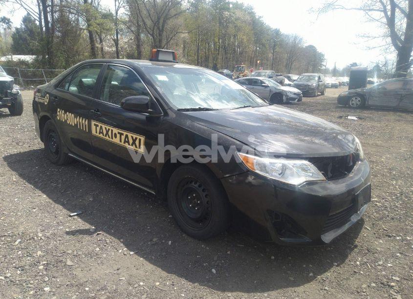 2014 Toyota Camry HYBRID LE (VIN 4T1BD1FK9EU117020) main photo