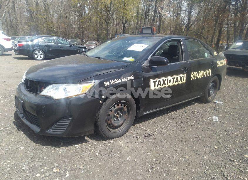 Photo 2 of 2014 Toyota Camry HYBRID LE (VIN 4T1BD1FK9EU117020)