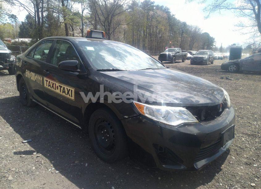 Photo 6 of 2014 Toyota Camry HYBRID LE (VIN 4T1BD1FK9EU117020)