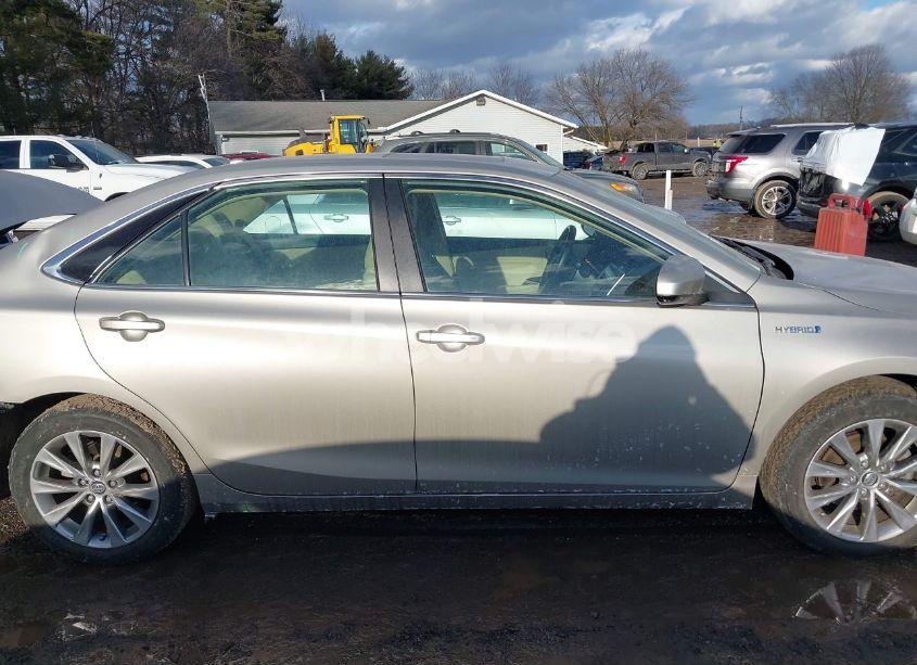 Photo 14 of 2015 Toyota Camry HYBRID XLE (VIN 4T1BD1FK9FU150665)