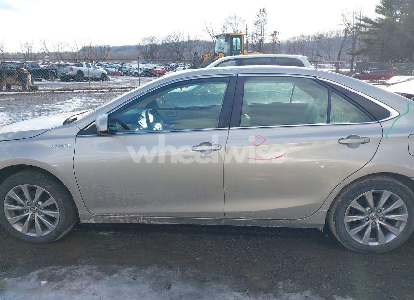 Photo 15 of 2015 Toyota Camry HYBRID XLE (VIN 4T1BD1FK9FU150665)