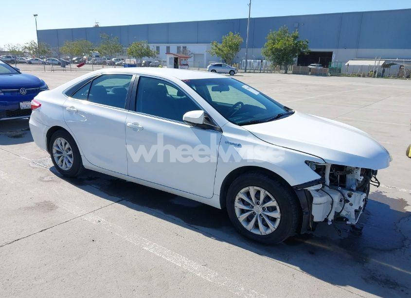 2015 Toyota Camry HYBRID LE (VIN 4T1BD1FK9FU155428) main photo