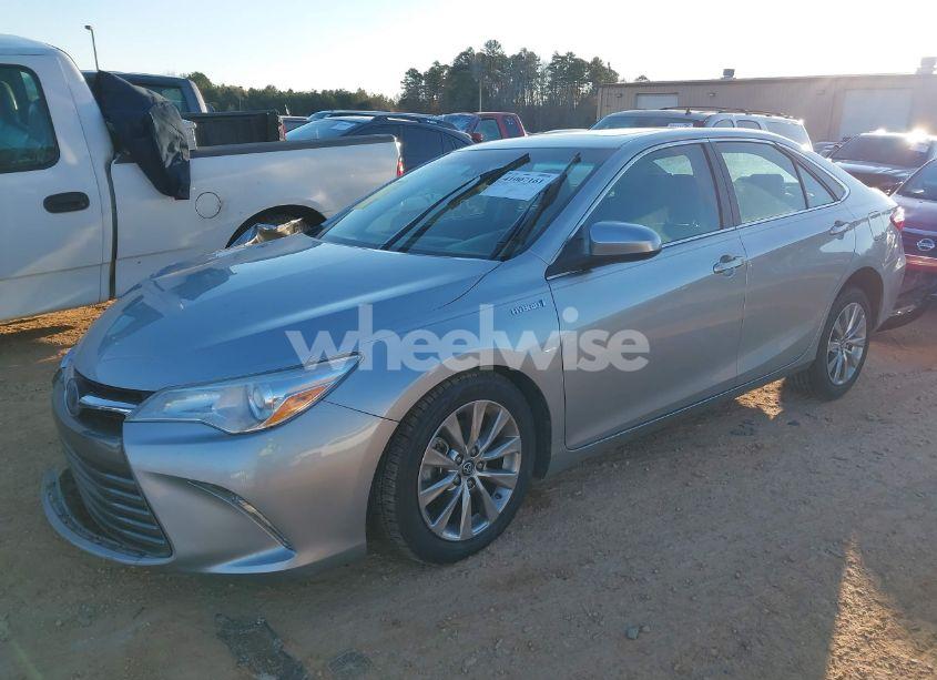 Photo 2 of 2016 Toyota Camry HYBRID XLE (VIN 4T1BD1FK9GU196322)