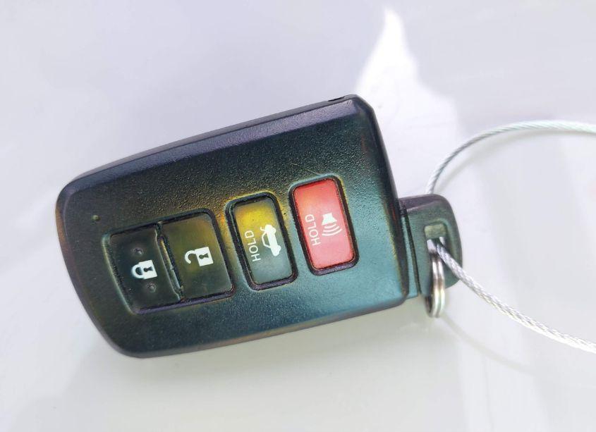 Photo 11 of 2012 Toyota Camry HYBRID XLE (VIN 4T1BD1FKXCU013486)