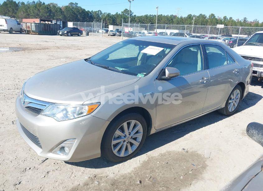 Photo 2 of 2013 Toyota Camry HYBRID XLE (VIN 4T1BD1FKXDU067162)