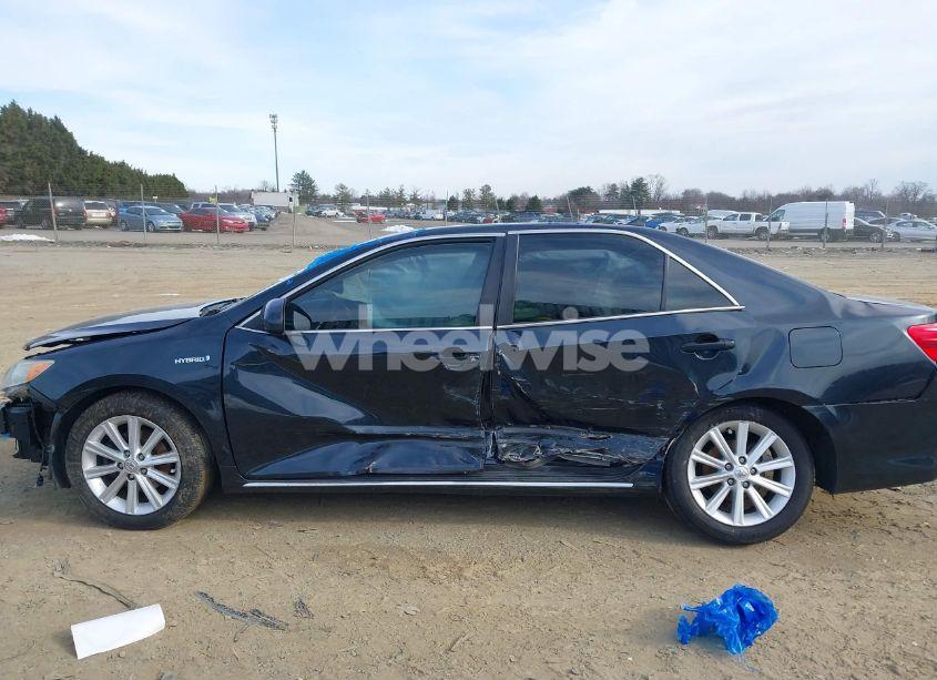 Photo 15 of 2014 Toyota Camry HYBRID XLE (VIN 4T1BD1FKXEU138426)
