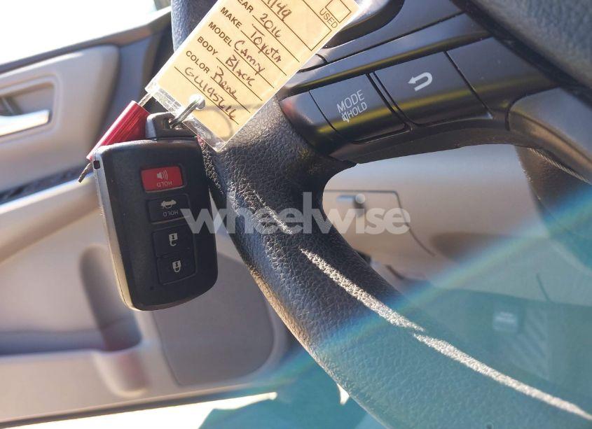 Photo 11 of 2016 Toyota Camry HYBRID LE (VIN 4T1BD1FKXGU195616)