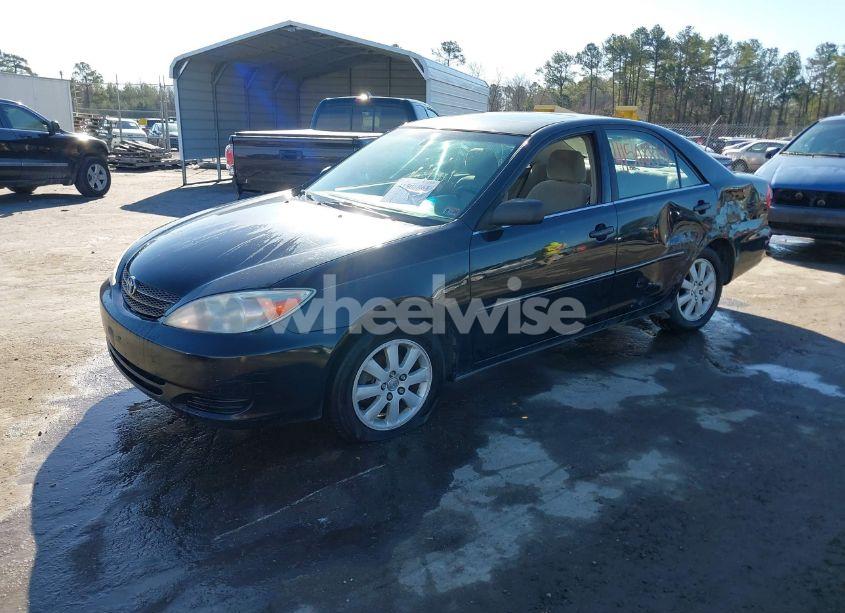 Photo 2 of 2002 Toyota Camry XLE (VIN 4T1BE30K02U066214)