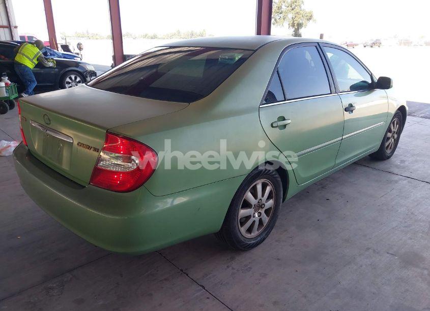Photo 4 of 2002 Toyota Camry XLE (VIN 4T1BE30K02U096796)