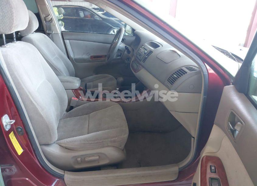 Photo 5 of 2002 Toyota Camry XLE (VIN 4T1BE30K02U096796)