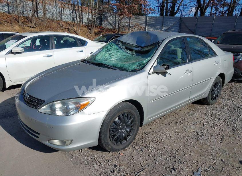 Photo 2 of 2003 Toyota Camry XLE (VIN 4T1BE30K03U146162)