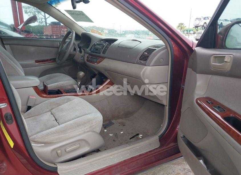 Photo 5 of 2003 Toyota Camry XLE (VIN 4T1BE30K03U172860)