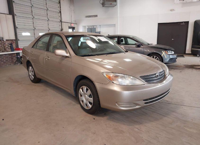 2003 Toyota Camry LE (VIN 4T1BE30K03U217800) main photo