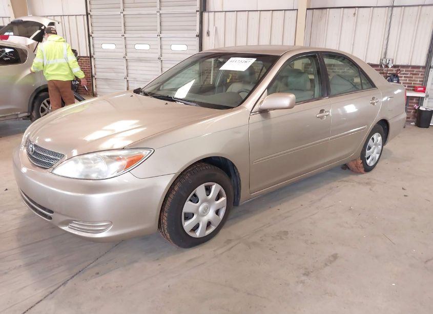 Photo 2 of 2003 Toyota Camry LE (VIN 4T1BE30K03U217800)