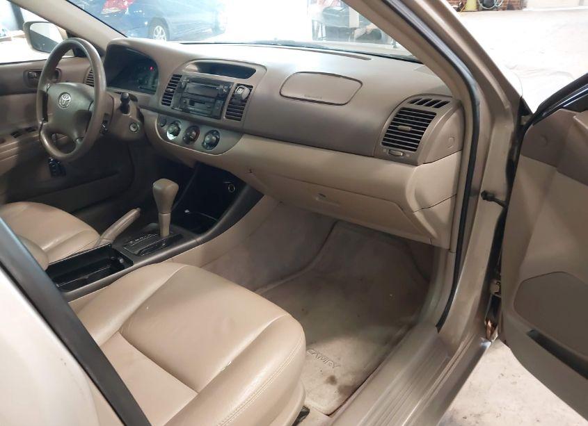 Photo 5 of 2003 Toyota Camry LE (VIN 4T1BE30K03U217800)