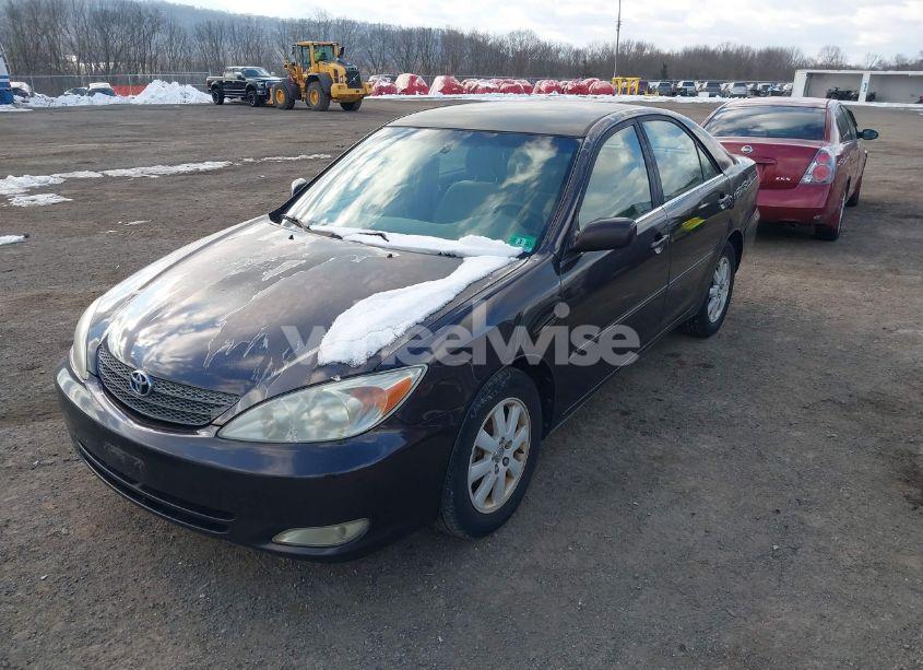 Photo 2 of 2003 Toyota Camry XLE (VIN 4T1BE30K03U651392)