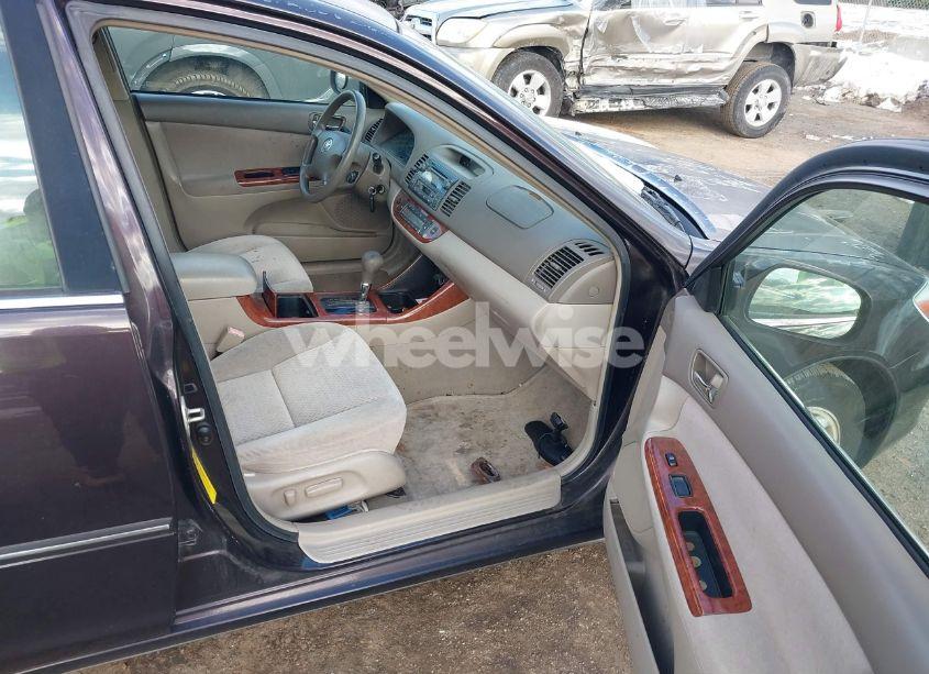 Photo 5 of 2003 Toyota Camry XLE (VIN 4T1BE30K03U651392)