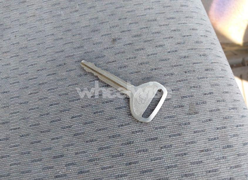 Photo 11 of 2003 Toyota Camry LE (VIN 4T1BE30K03U713437)