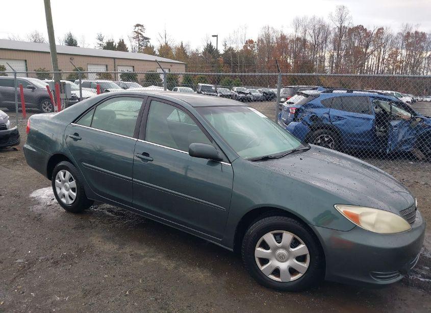 2004 Toyota Camry LE (VIN 4T1BE30K04U346508) main photo