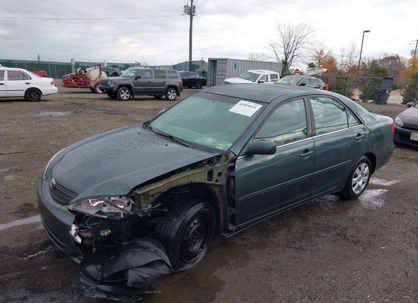 Photo 2 of 2004 Toyota Camry LE (VIN 4T1BE30K04U346508)