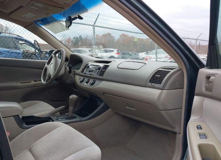 Photo 5 of 2004 Toyota Camry LE (VIN 4T1BE30K04U346508)
