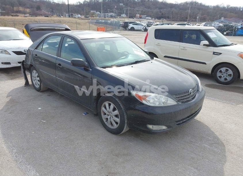 2004 Toyota Camry XLE (VIN 4T1BE30K04U349179) main photo