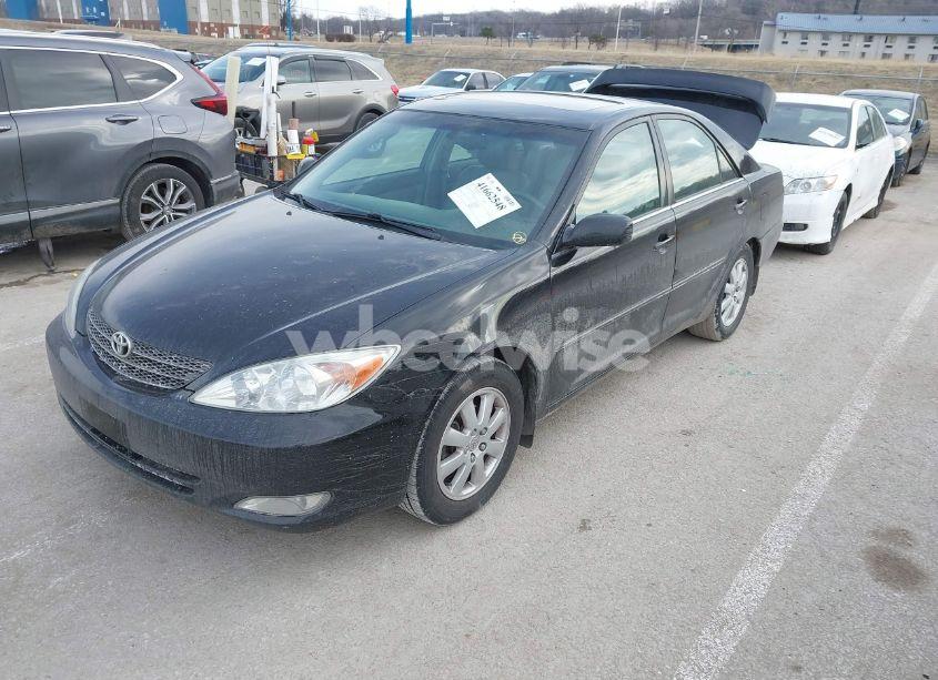 Photo 2 of 2004 Toyota Camry XLE (VIN 4T1BE30K04U349179)