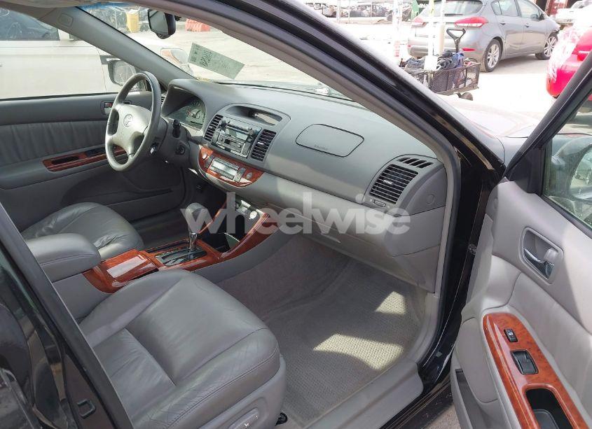 Photo 5 of 2004 Toyota Camry XLE (VIN 4T1BE30K04U349179)