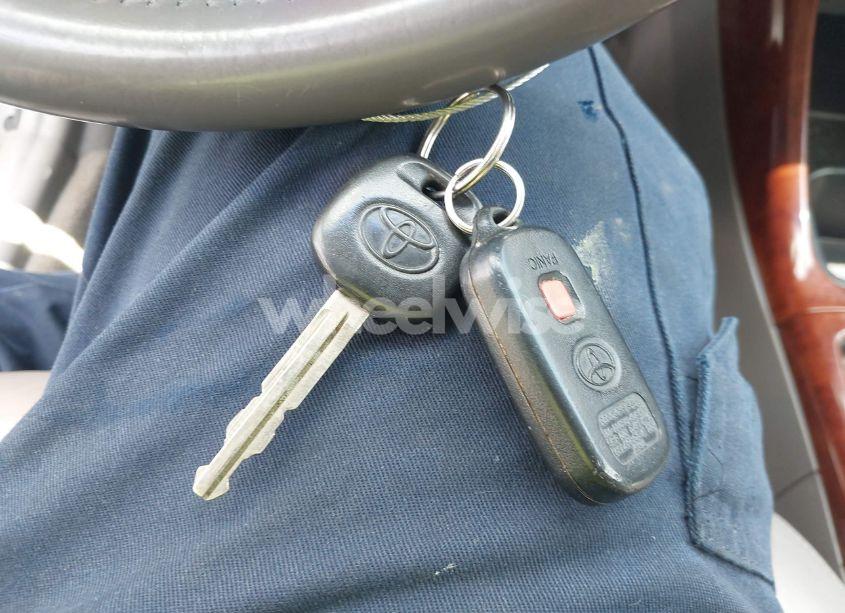 Photo 11 of 2004 Toyota Camry LE/SE/XLE (VIN 4T1BE30K04U796837)