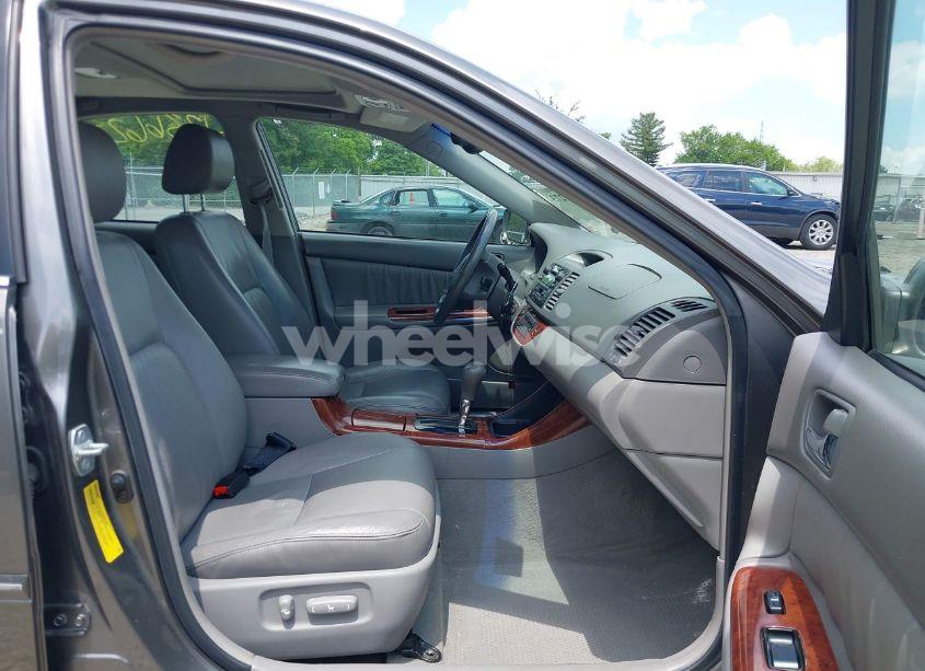 Photo 5 of 2004 Toyota Camry LE/SE/XLE (VIN 4T1BE30K04U796837)