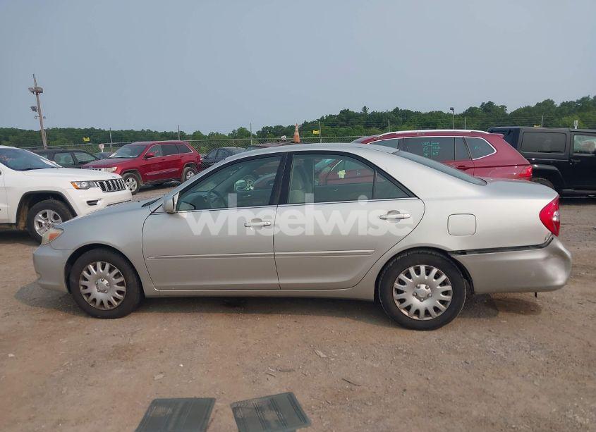 Photo 14 of 2004 Toyota Camry XLE (VIN 4T1BE30K04U823664)