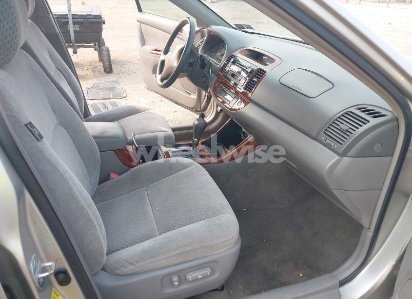 Photo 5 of 2004 Toyota Camry XLE (VIN 4T1BE30K04U823664)