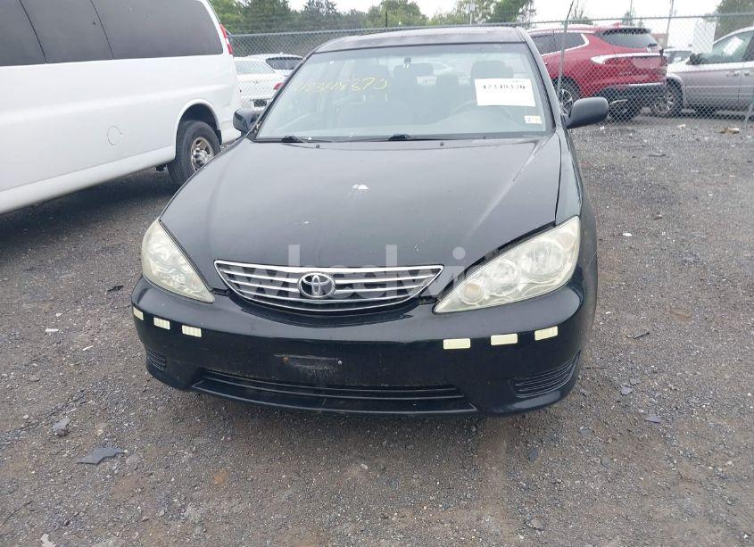 Photo 6 of 2005 Toyota Camry LE/SE/XLE (VIN 4T1BE30K05U402366)