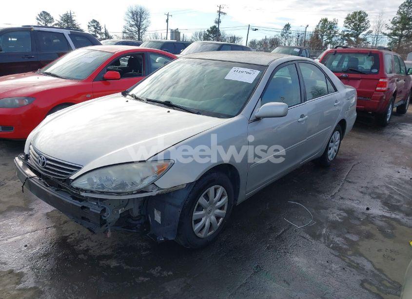 Photo 2 of 2005 Toyota Camry LE (VIN 4T1BE30K05U425016)