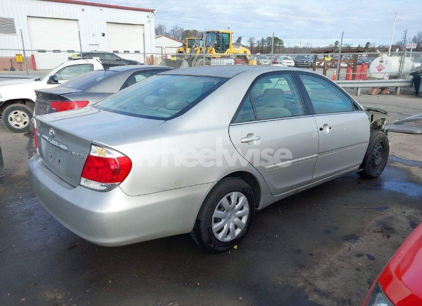 Photo 4 of 2005 Toyota Camry LE (VIN 4T1BE30K05U425016)
