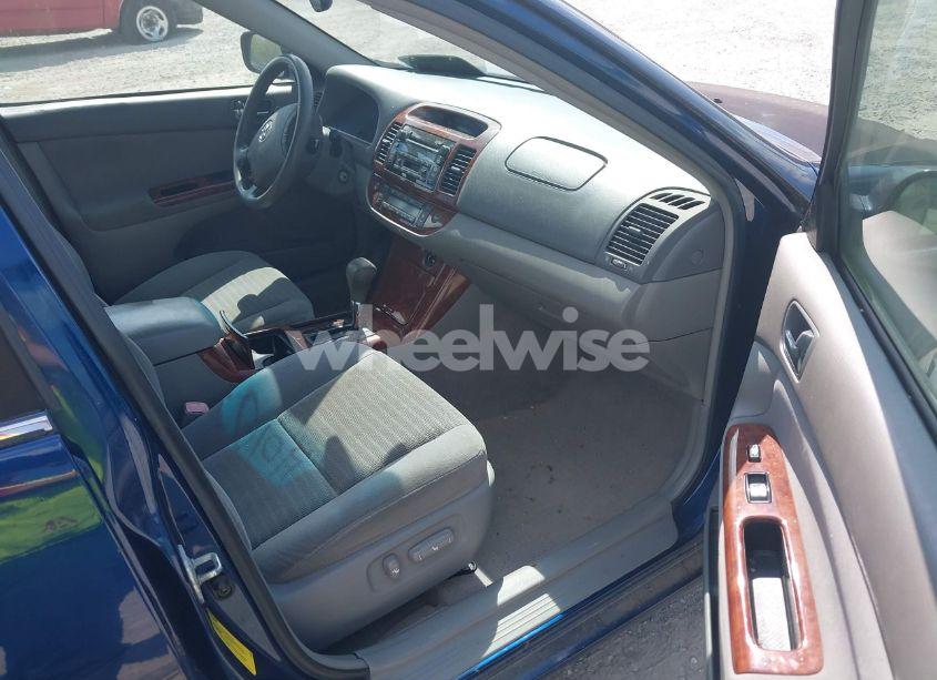 Photo 5 of 2005 Toyota Camry XLE (VIN 4T1BE30K05U432242)