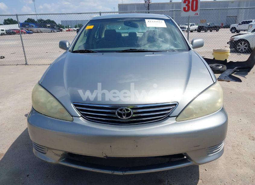 Photo 13 of 2005 Toyota Camry LE/SE/XLE (VIN 4T1BE30K05U581735)