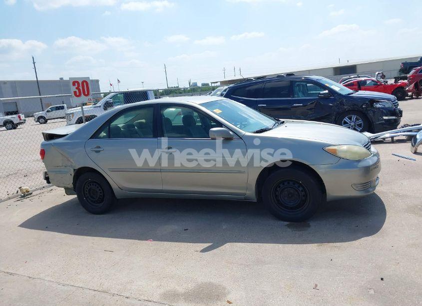Photo 14 of 2005 Toyota Camry LE/SE/XLE (VIN 4T1BE30K05U581735)