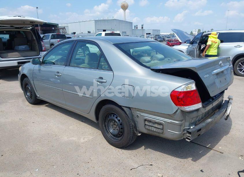 Photo 3 of 2005 Toyota Camry LE/SE/XLE (VIN 4T1BE30K05U581735)