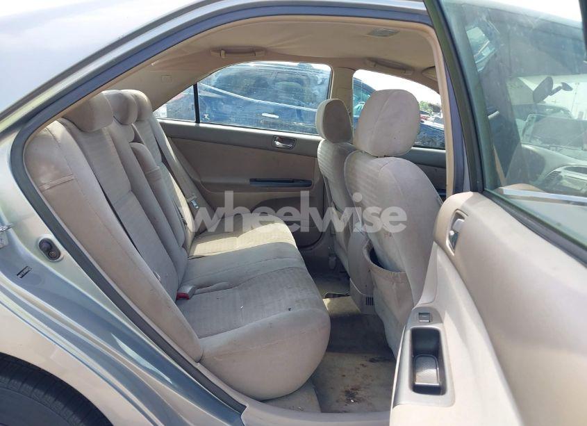 Photo 8 of 2005 Toyota Camry LE/SE/XLE (VIN 4T1BE30K05U581735)