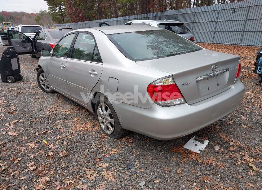 Photo 3 of 2005 Toyota Camry XLE (VIN 4T1BE30K05U942381)