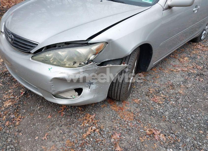 Photo 6 of 2005 Toyota Camry XLE (VIN 4T1BE30K05U942381)