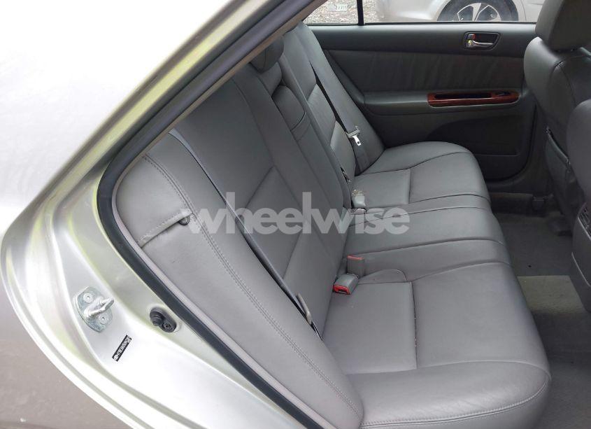 Photo 8 of 2005 Toyota Camry XLE (VIN 4T1BE30K05U942381)