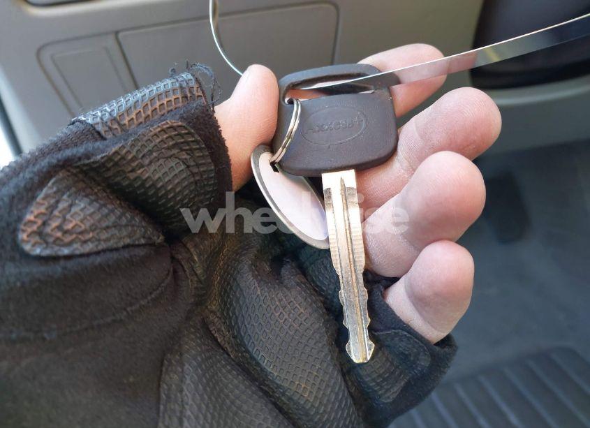 Photo 11 of 2005 Toyota Camry LE (VIN 4T1BE30K05U943529)