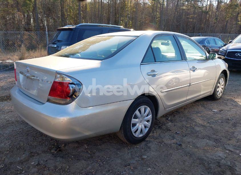Photo 4 of 2005 Toyota Camry LE (VIN 4T1BE30K05U943529)
