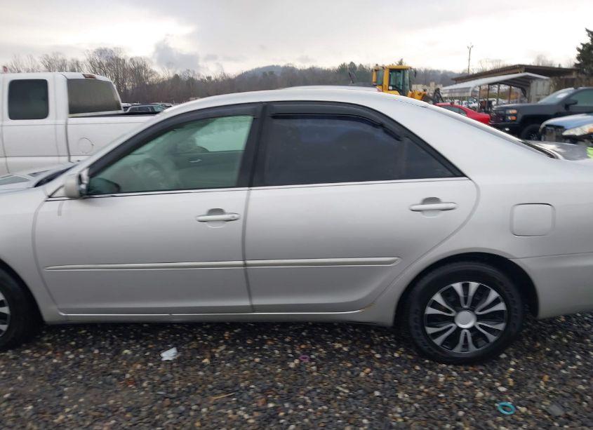 Photo 14 of 2005 Toyota Camry LE (VIN 4T1BE30K05U986297)