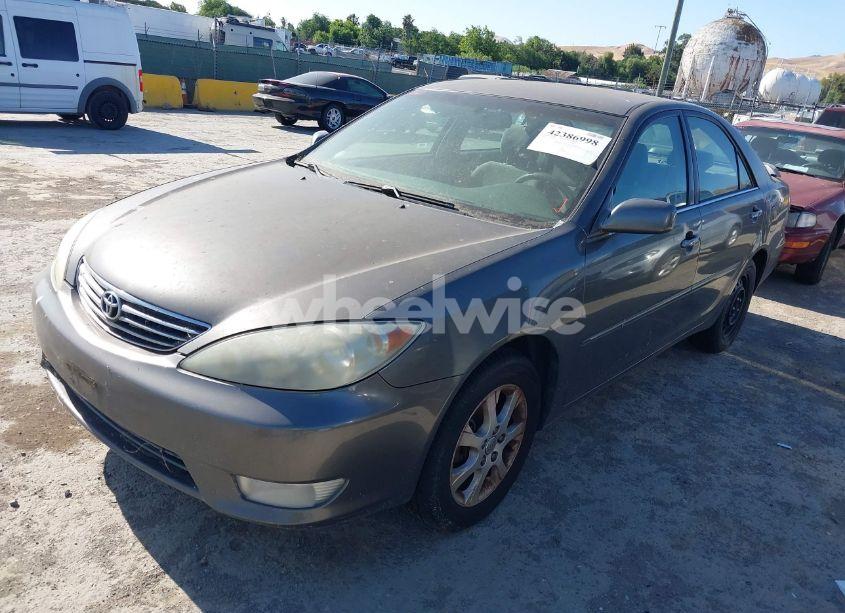Photo 2 of 2006 Toyota Camry XLE (VIN 4T1BE30K06U656063)